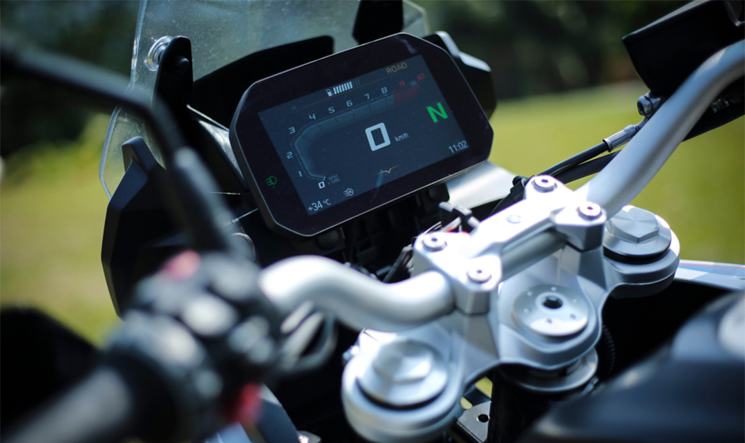 Automotive combi instruments