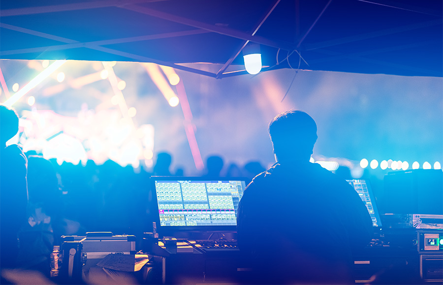 Infotainment contact